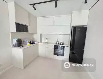 2-комнатная квартира, этаж 3 из 17, 56 м², миниатюра 3