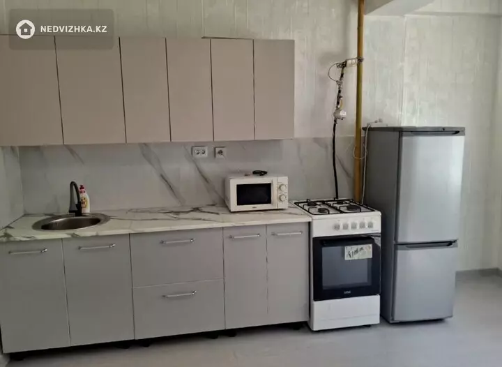 2-комнатная квартира, этаж 2 из 10, 51 м², фотография 2