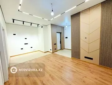 3-комнатная квартира, этаж 7 из 13, 55 м², миниатюра 1
