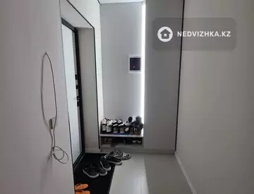 2-комнатная квартира, этаж 3 из 17, 56 м², миниатюра 9