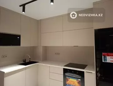 2-комнатная квартира, этаж 3 из 17, 56 м², миниатюра 3