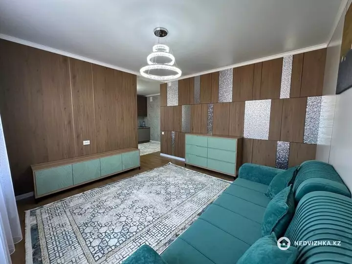 2-комнатная квартира, этаж 8 из 18, 52 м², фотография 3