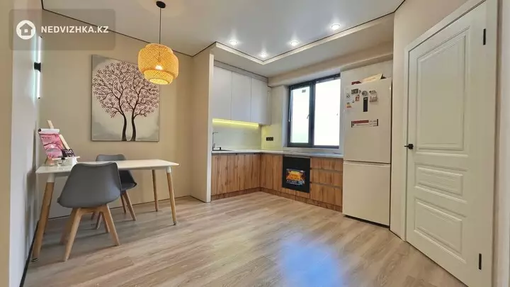 2-комнатная квартира, этаж 9 из 13, 46 м², фотография 2