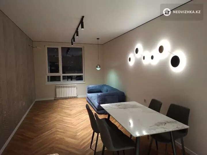 2-комнатная квартира, этаж 3 из 17, 56 м², фотография 3