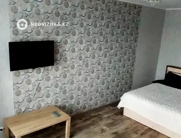 1-комнатная квартира, этаж 5 из 10, 38 м², Посуточно