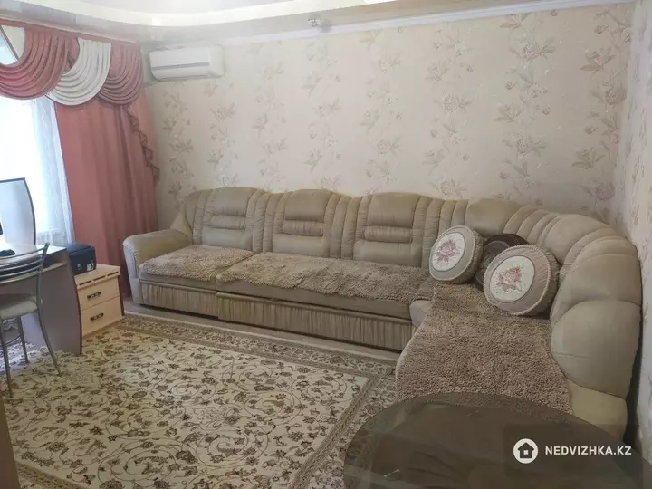 2-комнатная квартира, этаж 2 из 5, 50 м², фотография 3