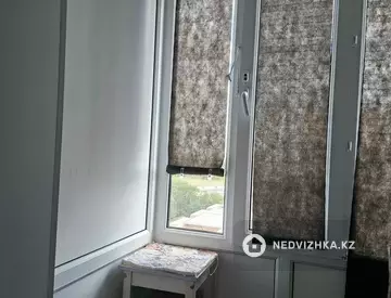 2-комнатная квартира, этаж 9 из 9, 37 м², миниатюра 3