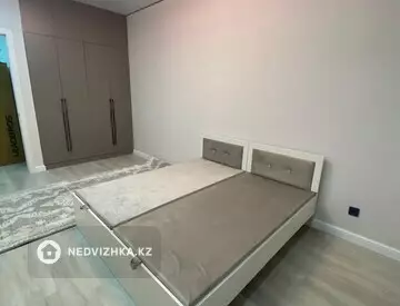 3-комнатная квартира, этаж 6 из 9, 92 м², миниатюра 2