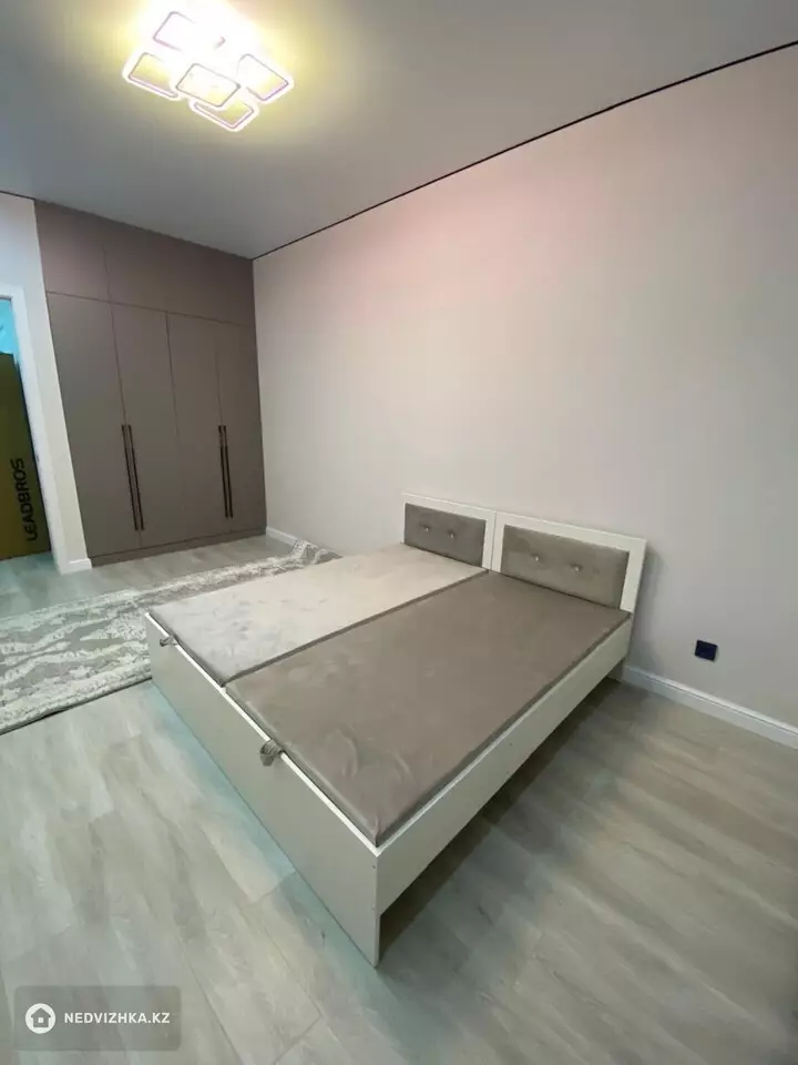 3-комнатная квартира, этаж 6 из 9, 92 м², фотография 2