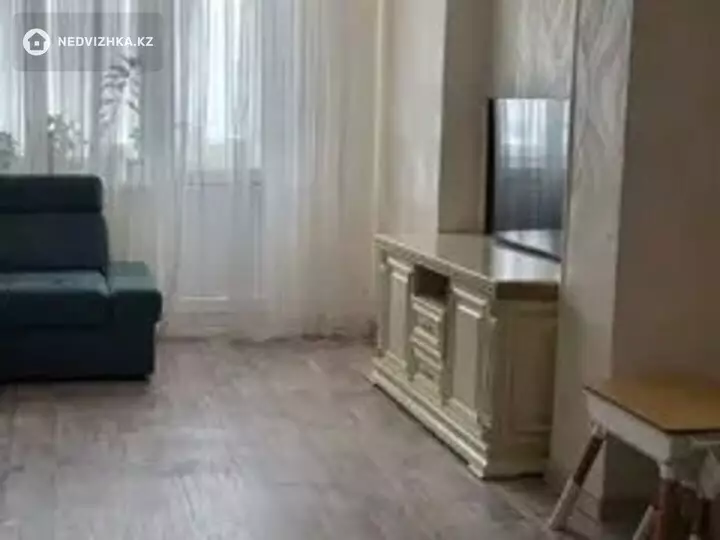 4-комнатная квартира, этаж 7 из 12, 120 м², фотография 3