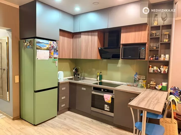 2-комнатная квартира, этаж 9 из 10, 57 м², фотография 2