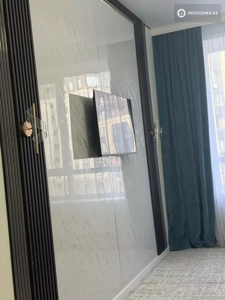 2-комнатная квартира, этаж 4 из 12, 42 м²