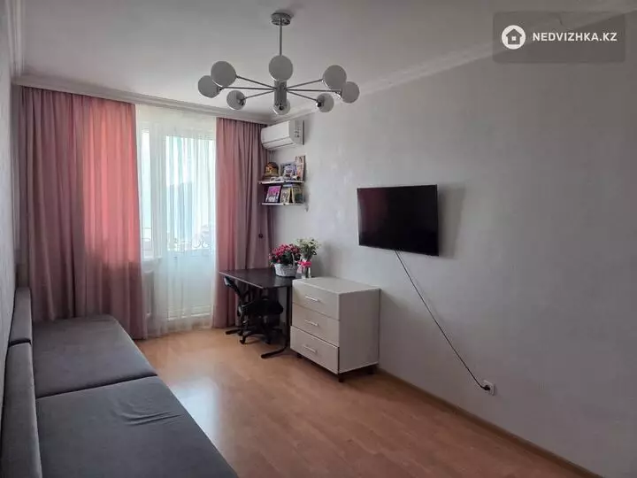2-комнатная квартира, этаж 9 из 9, 53 м², фотография 3
