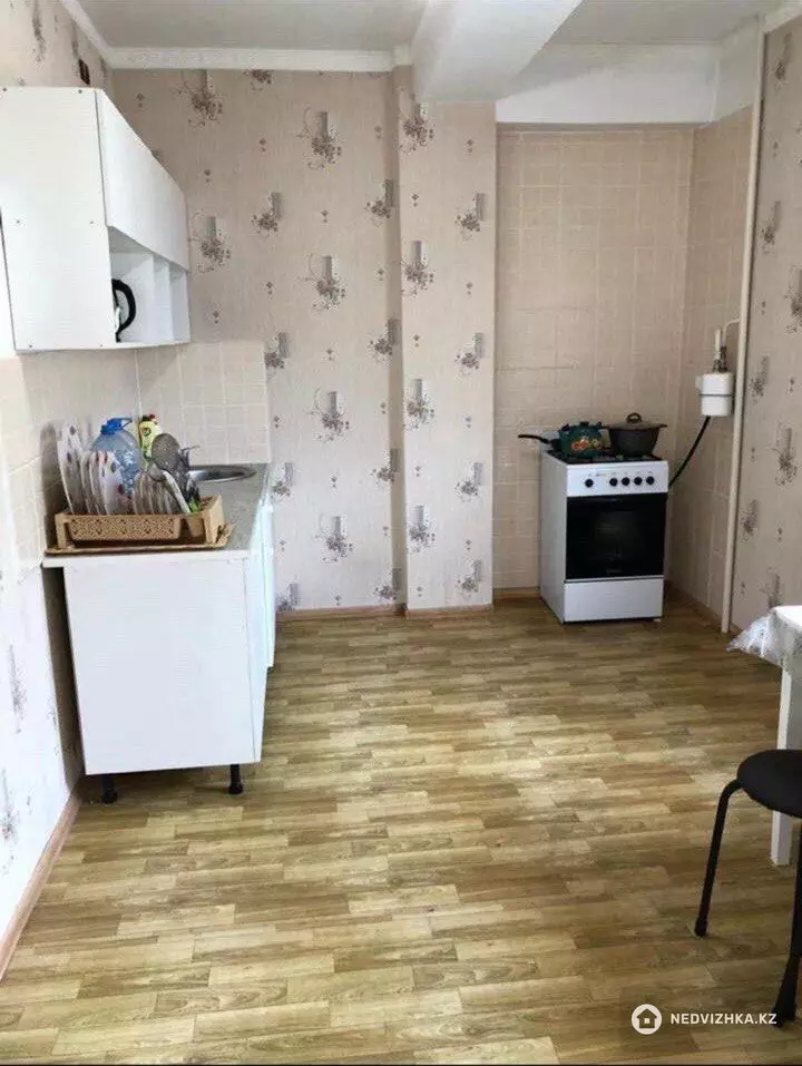 2-комнатная квартира, этаж 2 из 8, 80 м², фотография 3