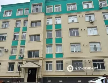 4-комнатная квартира, этаж 4 из 5, 118 м²