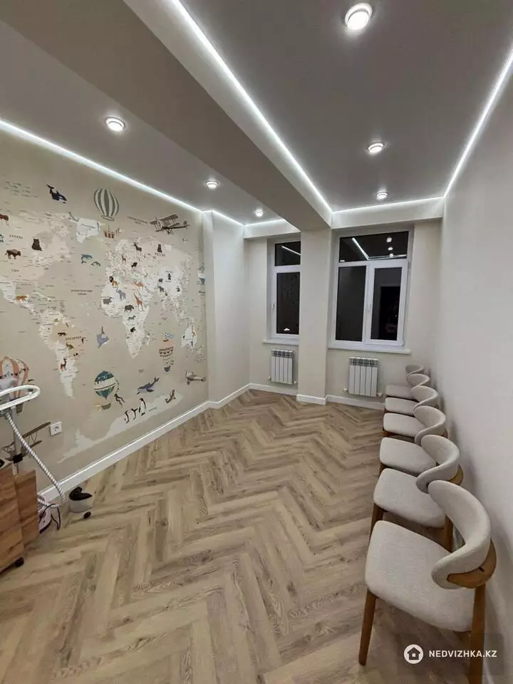 4-комнатная квартира, этаж 4 из 5, 118 м², фотография 4