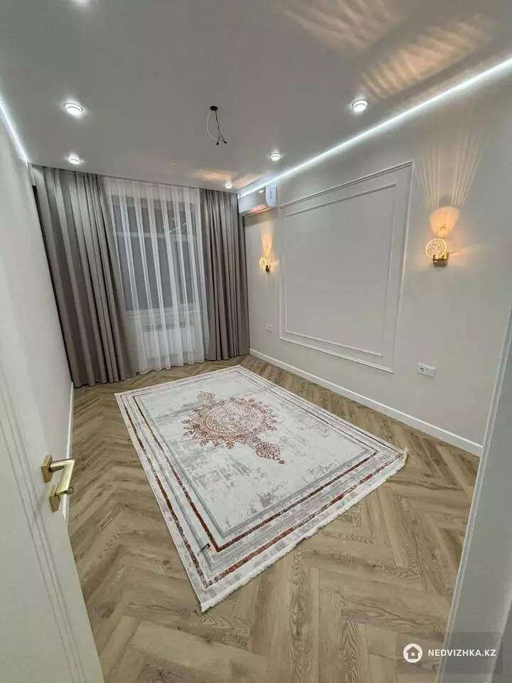4-комнатная квартира, этаж 4 из 5, 118 м², фотография 5
