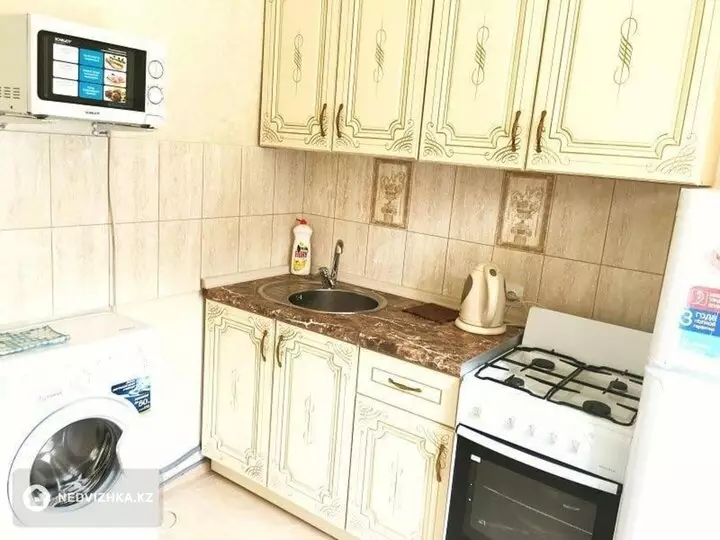 1-комнатная квартира, этаж 3 из 5, 31 м², Посуточно, фотография 5