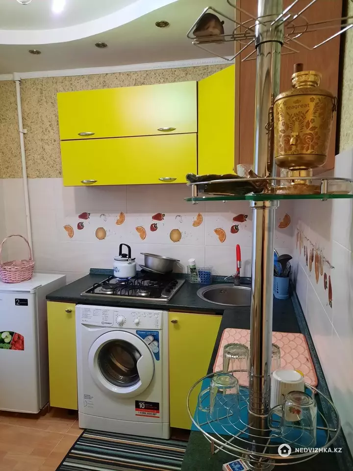 1-комнатная квартира, этаж 1 из 5, 35 м², Посуточно, фотография 4
