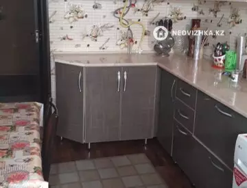 3-комнатная квартира, этаж 2 из 5, 65 м², миниатюра 1