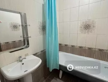 3-комнатная квартира, этаж 4 из 4, 82 м², На длительный срок
