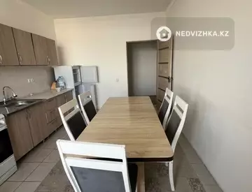 3-комнатная квартира, этаж 4 из 4, 82 м², На длительный срок, миниатюра 9