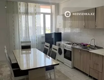 3-комнатная квартира, этаж 4 из 4, 82 м², На длительный срок, миниатюра 10
