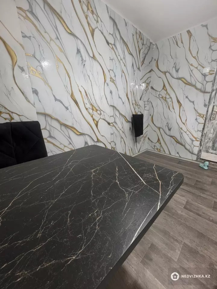 1-комнатная квартира, этаж 2 из 3, 16 м², На длительный срок