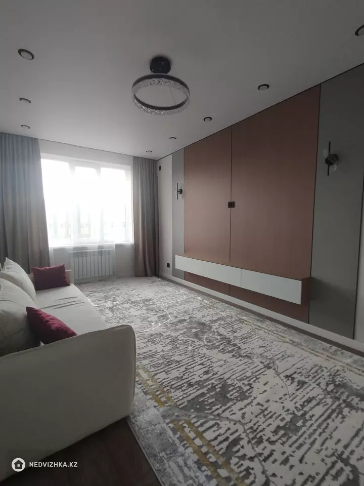 1-комнатная квартира, этаж 3 из 9, 36 м², На длительный срок, фотография 2