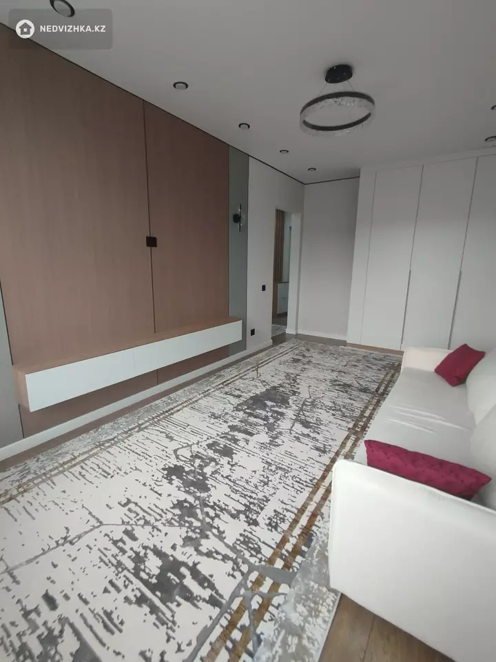 1-комнатная квартира, этаж 3 из 9, 36 м², На длительный срок, фотография 3