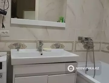 2-комнатная квартира, этаж 2 из 13, 53 м², На длительный срок