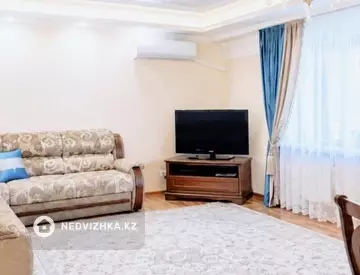 3-комнатная квартира, этаж 6 из 6, 108 м², миниатюра 1