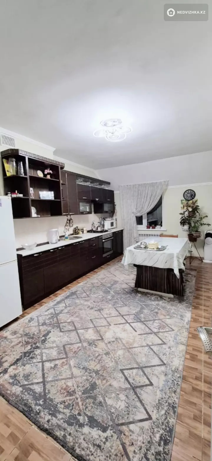 3-комнатная квартира, этаж 6 из 6, 108 м², фотография 2