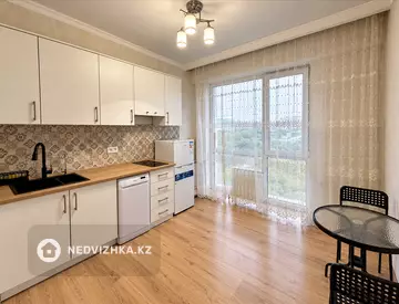 1-комнатная квартира, этаж 9 из 13, 44 м², миниатюра 2