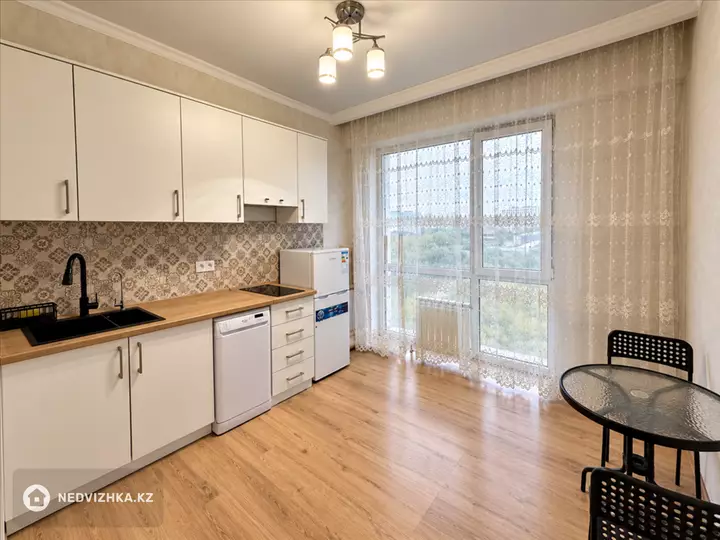 1-комнатная квартира, этаж 9 из 13, 44 м², фотография 2