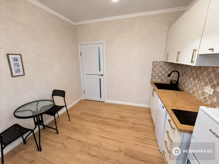 1-комнатная квартира, этаж 9 из 13, 44 м², фотография 3