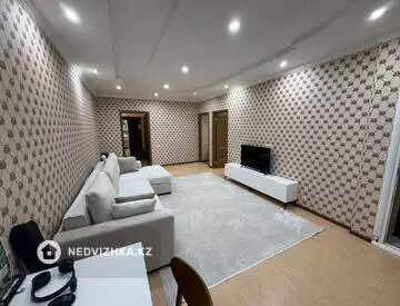 2-комнатная квартира, этаж 7 из 18, 64 м², миниатюра 1
