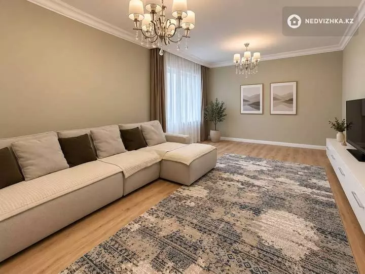 5-комнатная квартира, этаж 8 из 10, 140 м²