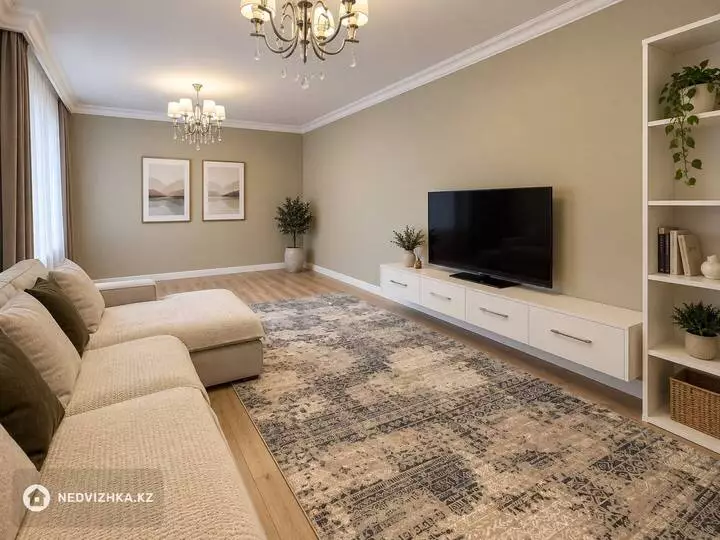 5-комнатная квартира, этаж 8 из 10, 140 м², фотография 3