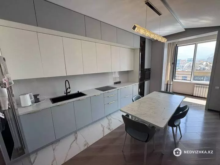 3-комнатная квартира, этаж 15 из 18, 105 м², фотография 5