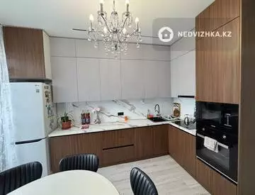 3-комнатная квартира, этаж 12 из 12, 100 м², миниатюра 1