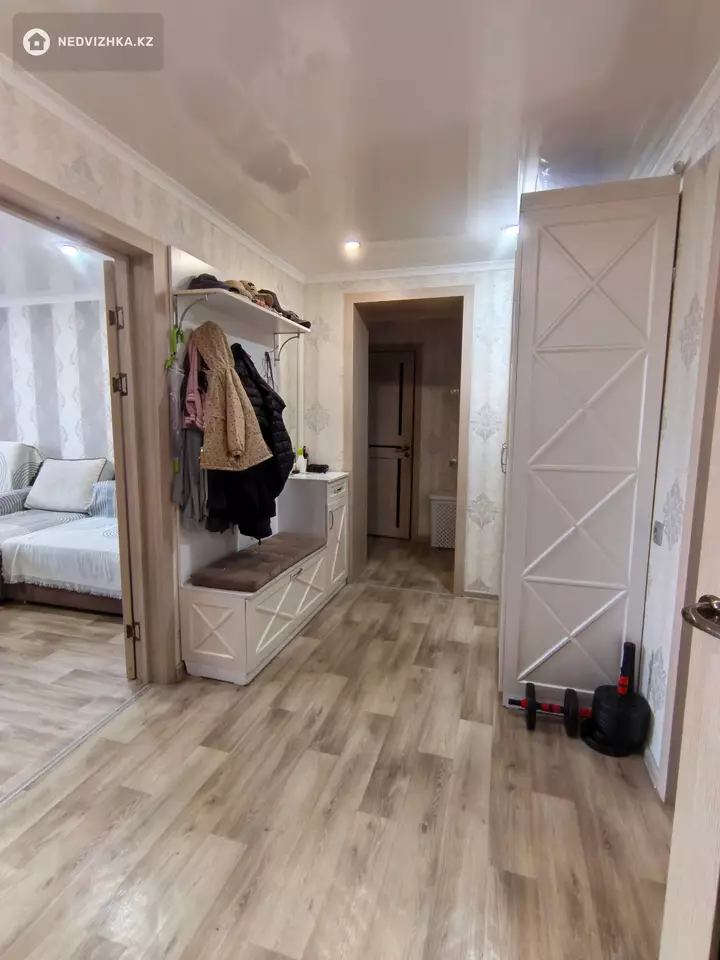 4-комнатная квартира, этаж 1 из 6, 80 м², фотография 2