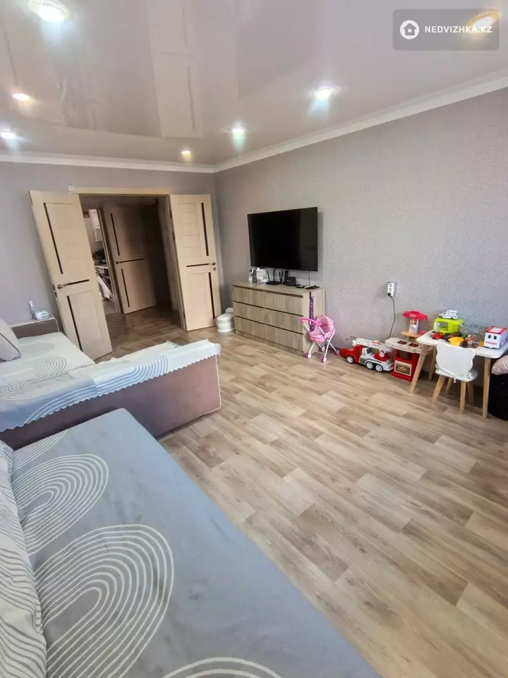 4-комнатная квартира, этаж 1 из 6, 80 м², фотография 3