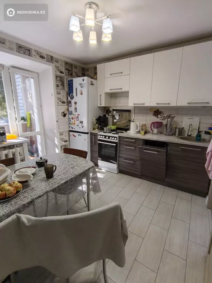 4-комнатная квартира, этаж 1 из 6, 80 м², фотография 5