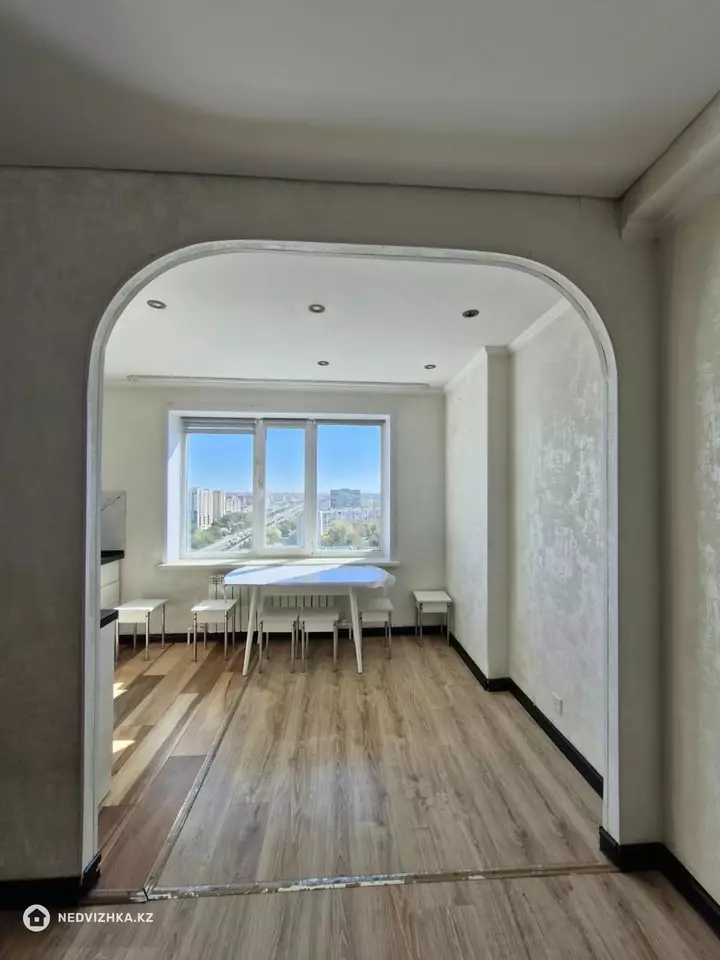 3-комнатная квартира, этаж 16 из 16, 96 м², фотография 3