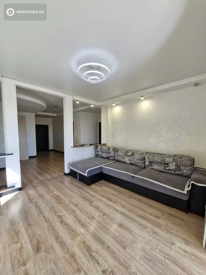 3-комнатная квартира, этаж 16 из 16, 96 м², фотография 2