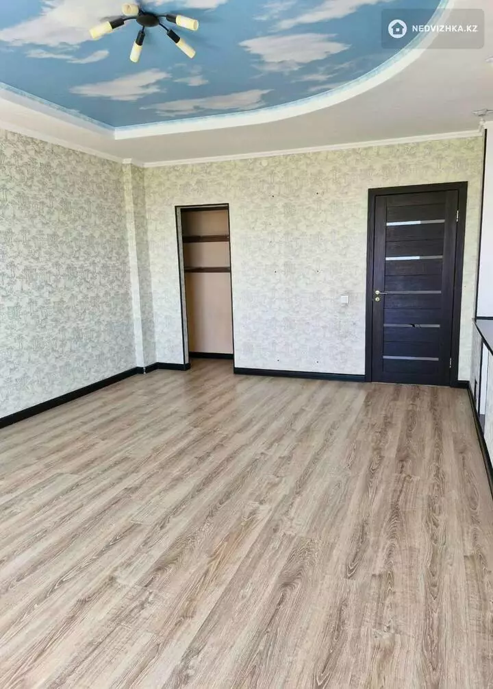 3-комнатная квартира, этаж 16 из 16, 96 м², фотография 5