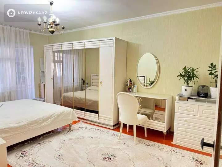 3-комнатная квартира, этаж 2 из 5, 70 м², фотография 4