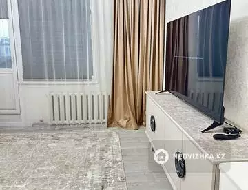 3-комнатная квартира, этаж 2 из 3, 64 м², миниатюра 2