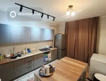 3-комнатная квартира, этаж 1 из 9, 88 м², миниатюра 4